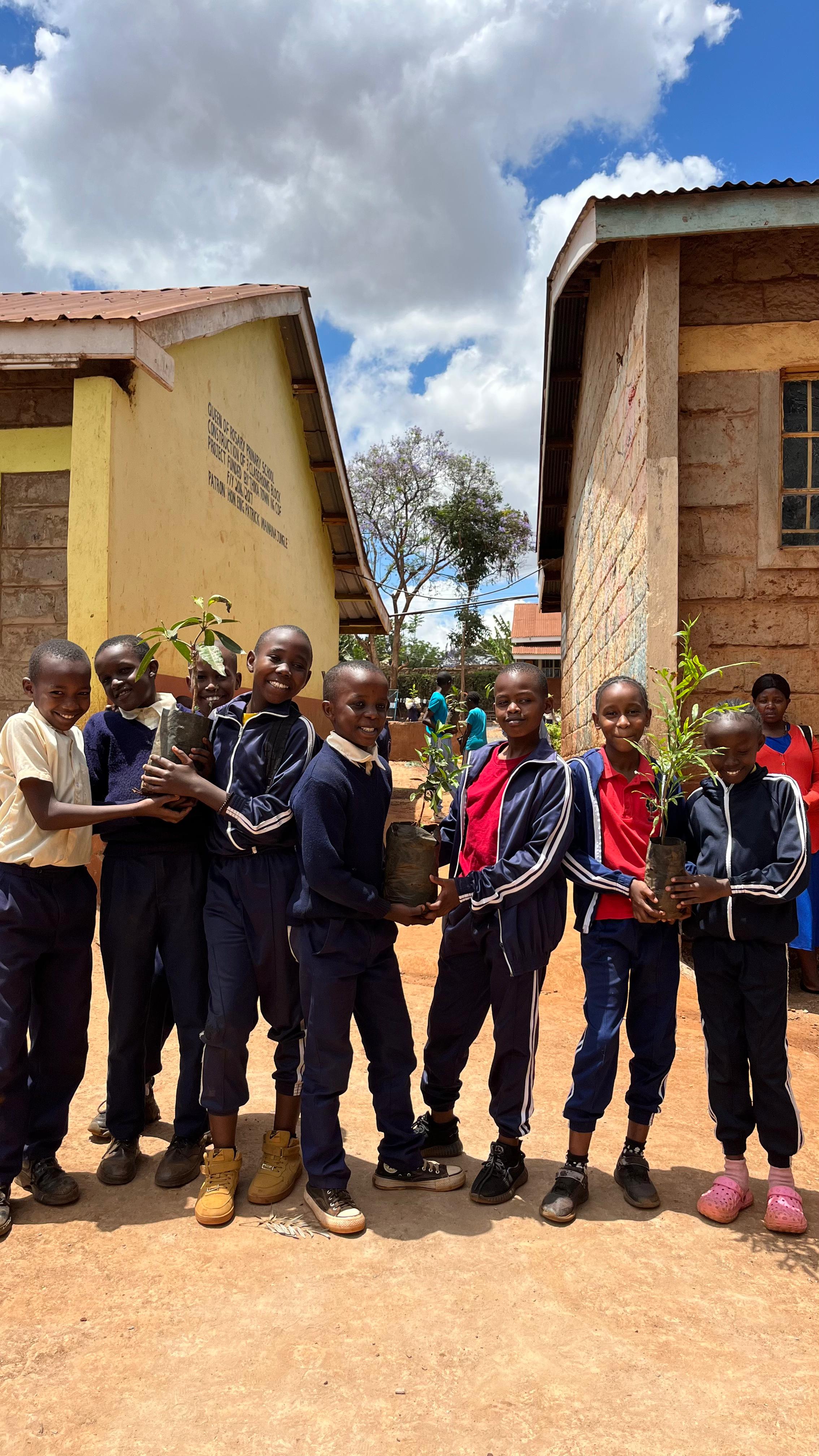 Group photo with all participants